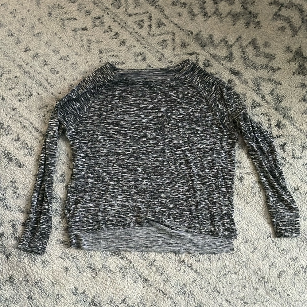 American Eagle flowy long sleeve